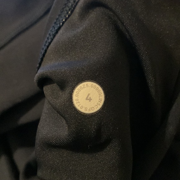 HP💫Navy lululemon Leggings - Picture 5 of 5